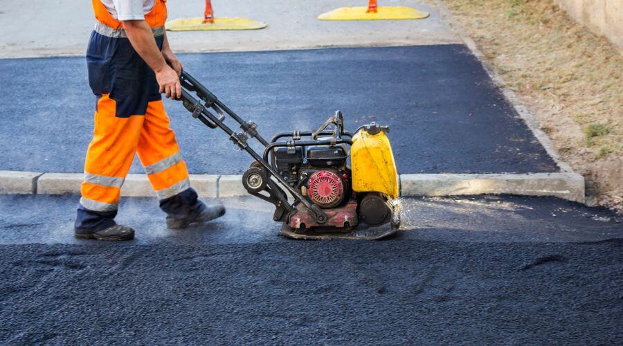Professional gutter cleaning in Brewster, NE